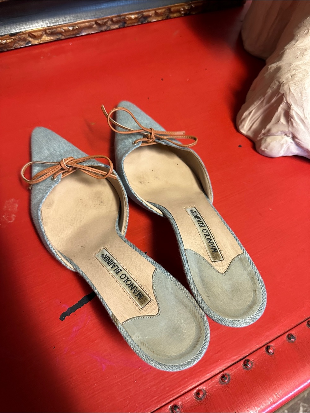 Manolo Blahnik Vintage Light Blue Denim Pointed Toe Mules with Brown Leather Bow - Picture 7 of 8